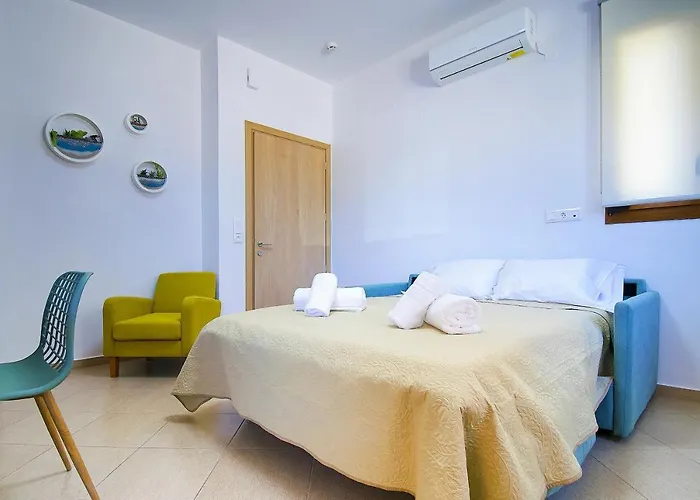 Petite Palace Apartment *