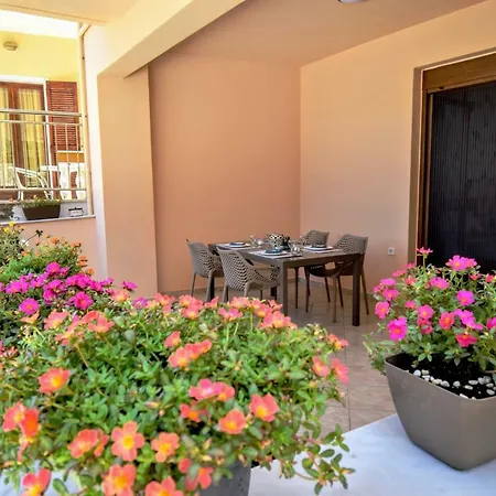 Petite Palace Origin Near The Rethymno